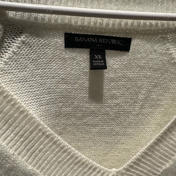 New XS Banana Republic white v neck sweater - Picture 2 of 3